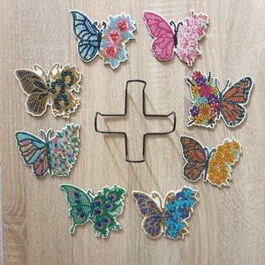 8 Pcs Finished Diamond Painting Coasters with holder - Butterfly Pattern. Handmade art cup coasters suitable for a gift or personal usage.