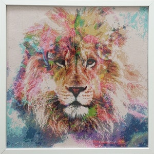 Dipinto a diamante finito da 20&quot;/20&quot;. Arte murale astratta incorniciata - Leone colorato. Adatto come regalo o come decorazione per la casa. Arazzo con diamanti scintillanti.