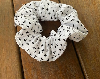 Crosses scrunchie