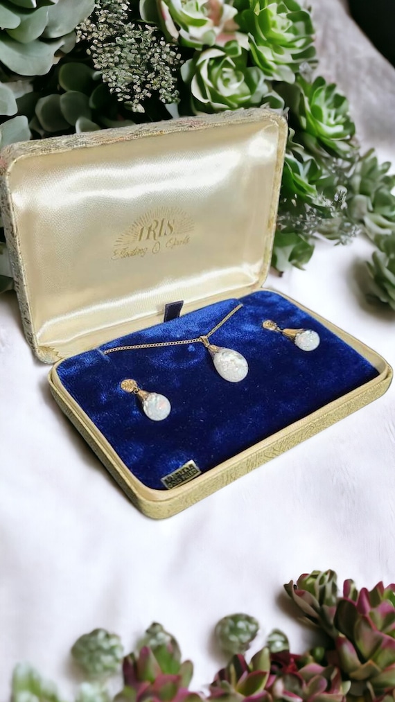 Vintage teardrop Iris floating opal - image 1