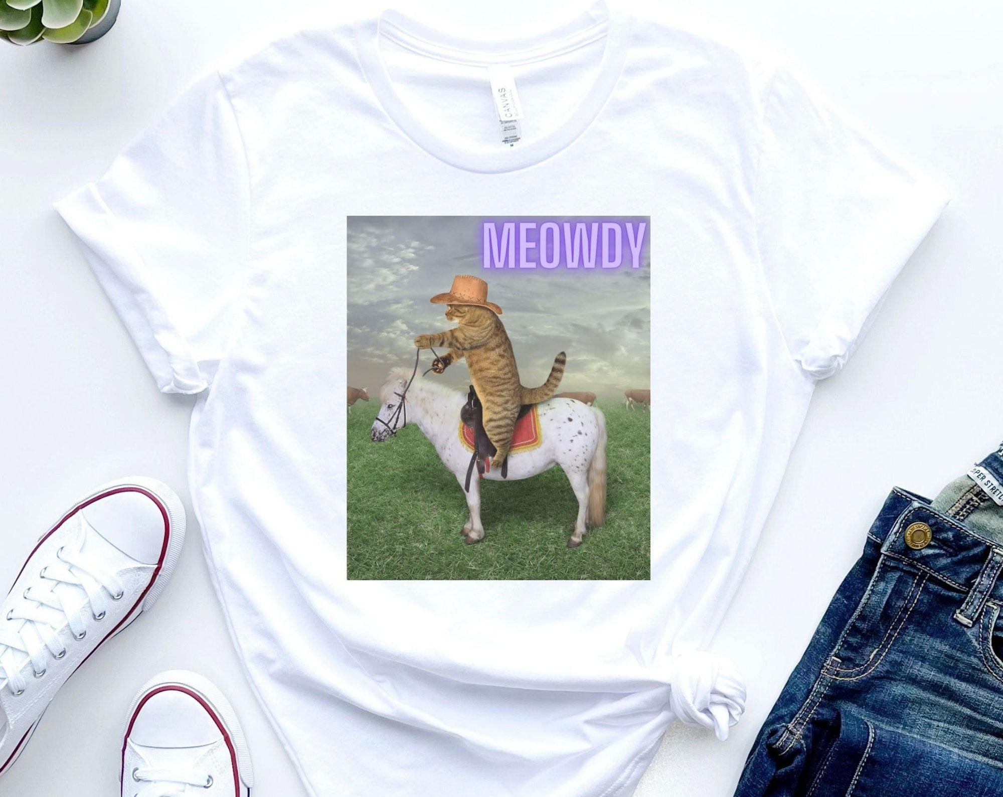 Discover Lustige Katzen, Meowdy Meme T-Shirt