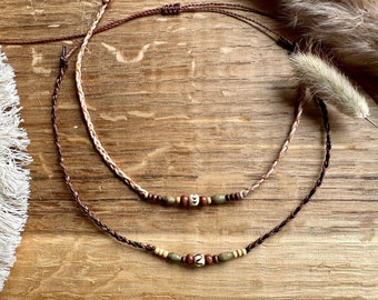 Boho Halskette Holz Hippie filigrane Kette Geschenkidee für sie Bohoschmuck Holzperlen Boho Schmuck dünne Perlenkette Surfer Naturschmuck
