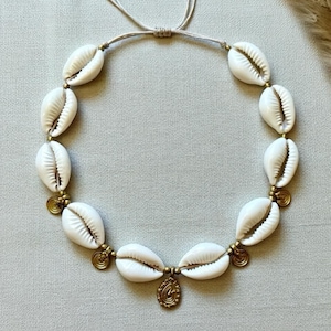 Filigrane Muschelkette Gold – Sommer Boho Halskette mit Perlen, Urlaubsschmuck, Strand Accessoire, Geschenkidee für Damen