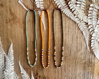 Dünne Perlen Kette Choker Western Schmuck Lagen Boho Halskette Cowgirl Country Geschenk für Sie kleine Perlen Damen Geschenk Hippie Muster