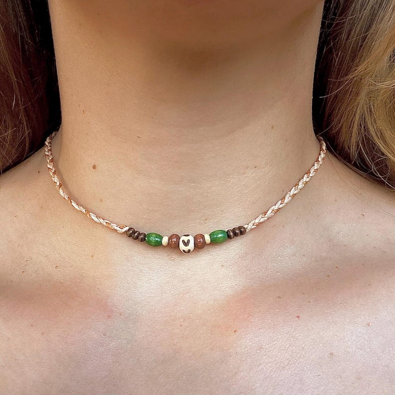 Boho Halskette Holzperlen Natürliche Materialien Einstellbare Länge Spiritueller Schmuck Meditation Halskette Umweltfreundlich Nachhaltige Mode Rustikaler Schmuck Erdige Töne Stammesinspiriert Handgemacht