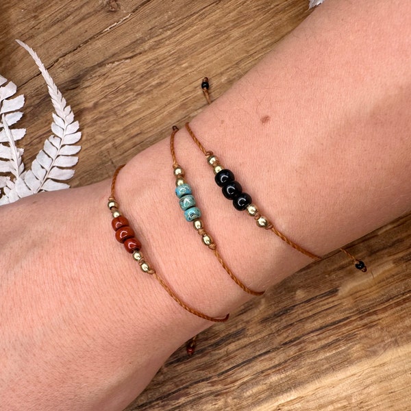 Dünnes Perlenarmband Boho Perlen rot türkis schwarz Schmuck Country Freundschaftsarmband Hippieschmuck Geschenk für Freundin minimalistisch