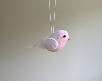 Adorno de pájaro rosa de fieltro. Móvil de pájaro de fieltro para bebé. Regalo para bebé. Decoración de guardería. Animales de fieltro.