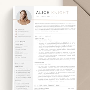 Puede incluir: Una plantilla de currículum vitae profesional con el nombre "ALICE KNIGHT" en la parte superior. El currículum incluye secciones para educación, experiencia laboral y experiencia, con una foto de una mujer en la esquina superior izquierda. El currículum está sobre un fondo blanco.