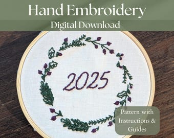 Patrón de bordado en PDF de corona navideña 2025 con guía de puntadas y colores: Adorno navideño bordado a mano para principiantes con 4 tamaños de bastidor