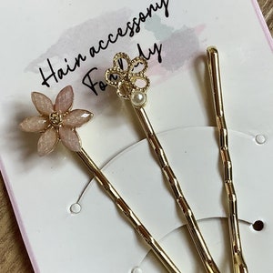 Soft pink flower hair bobby pins, set of 3 image 1