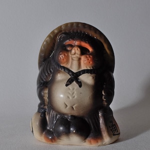 Vintage Tanuki, Japanese raccoon dog ceramic figurine, 13 cm (5,1”)