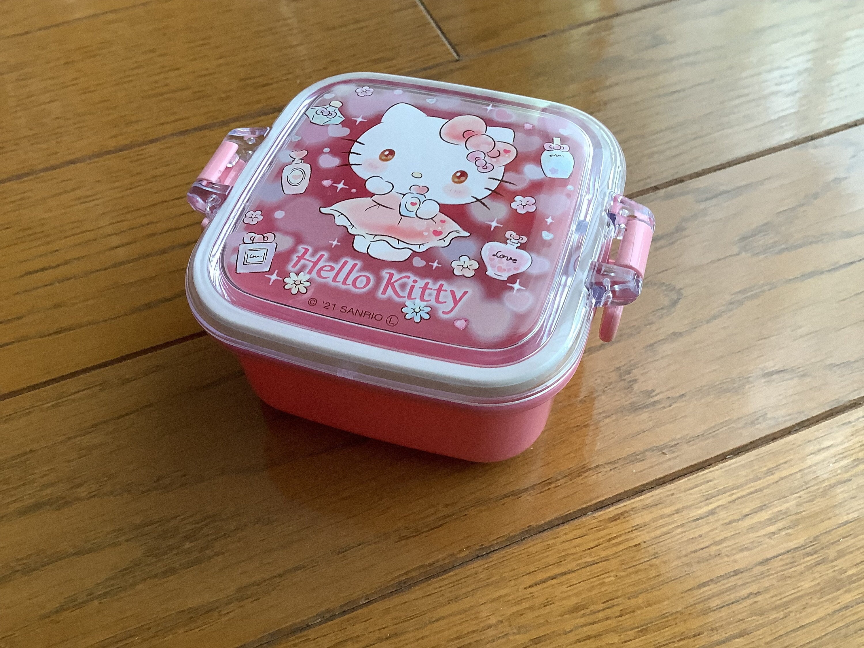 ハローキティ　ミニ弁当箱　プチケース　レトロ　３個セット　サンリオ　保存容器 お弁当箱 シール容器 3個入 入れ子式 ハローキティ サクラ 子供