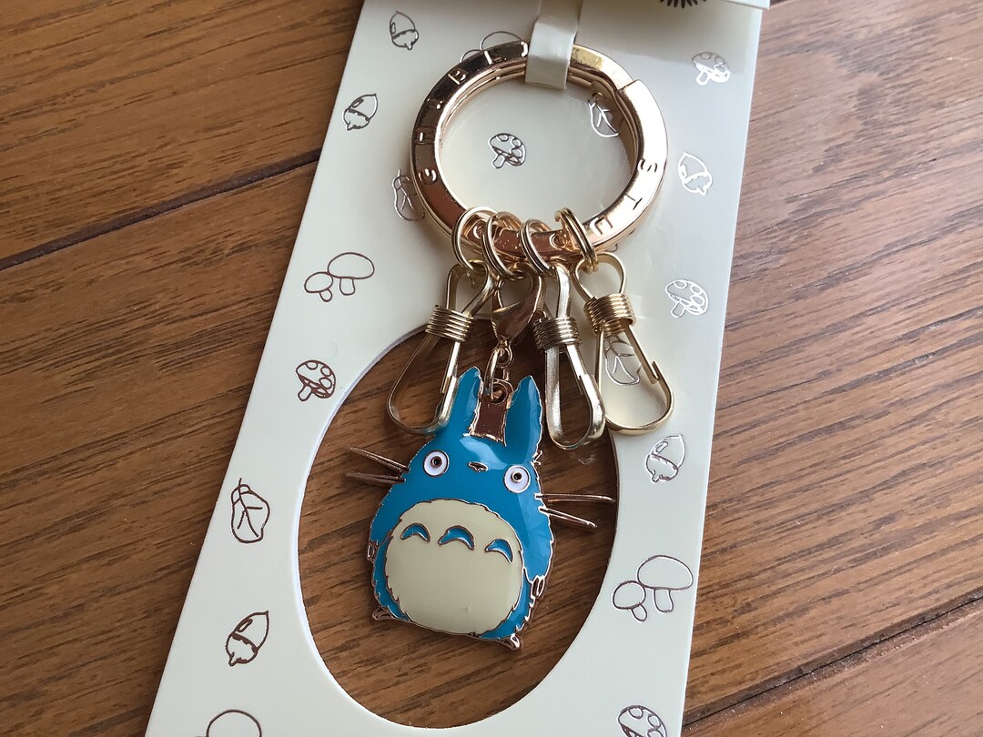 ジブリ好きにはたまらないペンとキーホルダーセット 楽天市場】メール便OK ジブリ グッズ となりのトトロ 刺繍