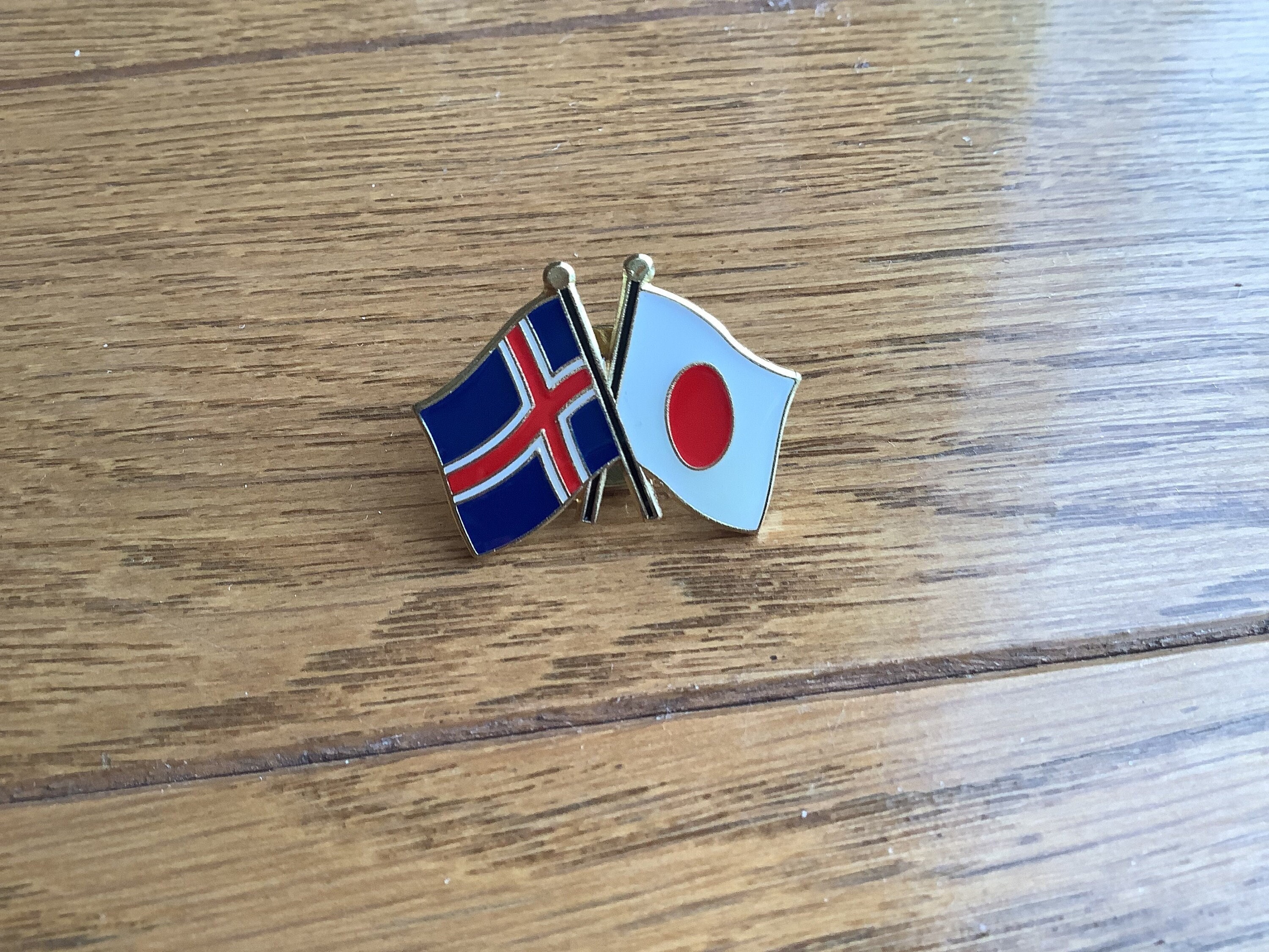 Printed Indian Flag Lapel Pin, Round, Golden At ₹ 55/piece In New Delhi