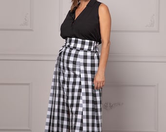 Scottish High-Waisted Skirt, Black and White Tartan Plaid Skirt, 80s Style Skirt with Buttons, Full-Length Cotton Walking Waistband Skirt