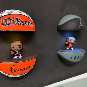 LED shelf basketball WNBA, shoe rack, LeBron James, illuminated, sneaker display, Wilson, Jordan, gift idea, decoration, Brittney Griner, Women