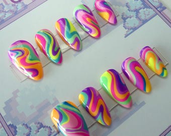Uñas postizas de gel con efecto arcoíris y remolino, estilo retro pastel