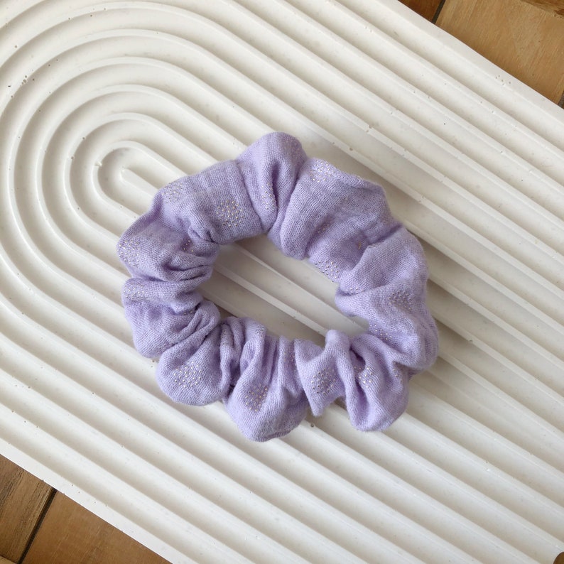 Scrunchies in verschiedenen Größen Flieder Einzeln Set Breites Gummi Baumwolle Schonend Sanft Mini Haarband fair produziert Bild 6