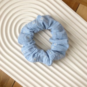 Daisy Scrunchies alle Größen Blau Einzeln Set Breites Gummi Baumwolle Schonend Sanft Haarband fair produziert Boho Bild 3