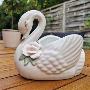 White Vintage Swan Planter Porcelain swan flowerpot Striking ceramic potholder or trinket container in the shape of a swan Indoor Planter