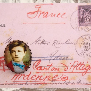 Großer Bronzering Arthur RIMBAUD aus Cabochonglas, Kollektion: Les Ardennes