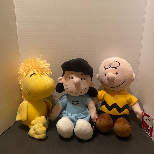 Kohl’s Cares Peanuts Woodstock, Lucy and Charlie Brown Set