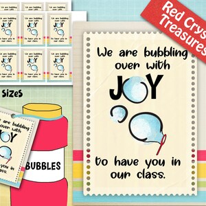 Puede incluir: Imprimibles con temática de aula con el texto "Nos desbordamos de ALEGRÍA por tenerte en nuestra clase". El diseño incluye gráficos de burbujas y una varita de burbujas roja. La imagen también muestra una botella de burbujas roja.