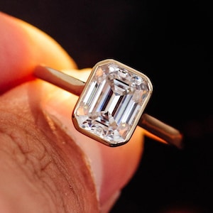 Moissanite 2ct Emerald Cut Engagement Rings for Women D Color VVS1 18k Gold Diamonds Ring Moissanite Ring