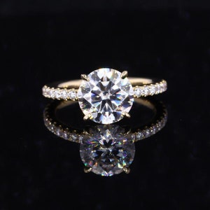Elegante anello di fidanzamento con diamante moissanite taglio rotondo, anello di promessa, anello di anniversario, anello per donna, anello unico, anello in oro 14 carati, anello in argento