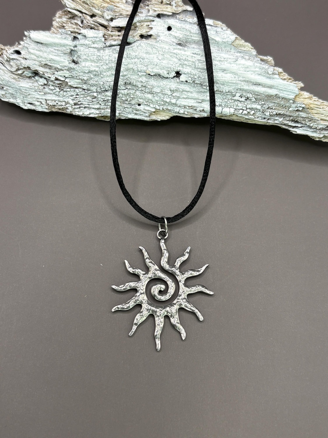 Sun Pendant Necklace: Y2K Celestial Protection Jewelry - Etsy Japan