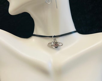 Saturn Necklace, Saturn Pendant, Y2K necklace, Saturn Charm, Space Necklace, Space Pendant, Space Jewelry, Space Charm, Planet necklace