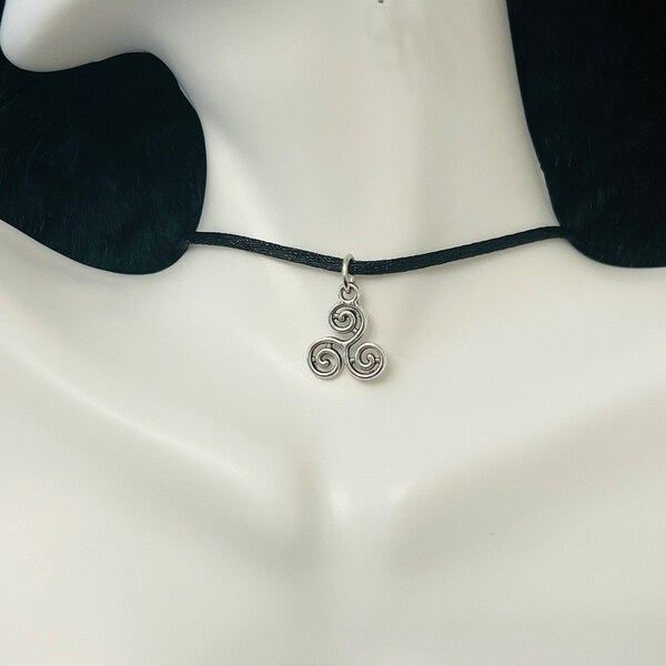 Triskelion - Celtic necklace, Protection amulet