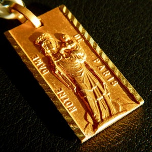 Gold Plated Pendant NOTRE DAME de Paris - Beautiful 1950s Image of The Madonna and Child - Catholic Faith Gold Pendant - RM105