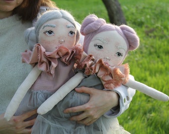 Muñeca de tela de 20 pulgadas, muñeca de trapo personalizada hecha a mano con cara bordada, muñeca de tela reliquia, regalo de muñeca de trapo para niña, muñeca de tela personalizada