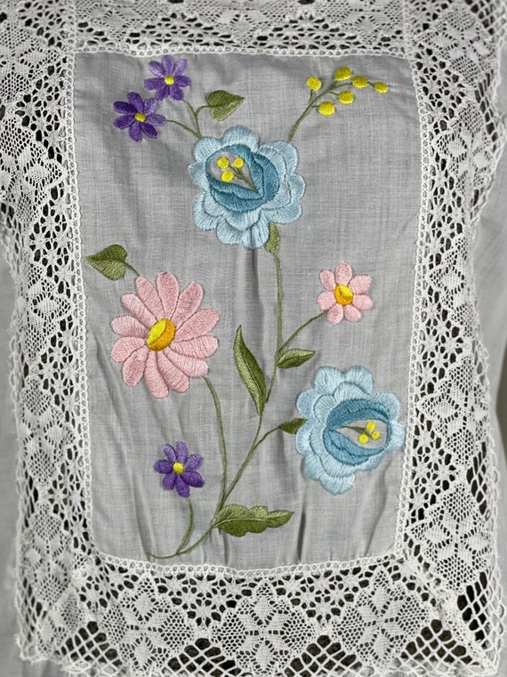 70s white floral embroidered night gown - Gem