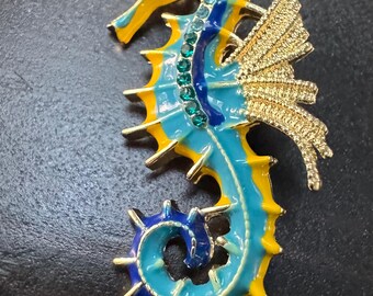 Vintage Aqua Yellow Seahorse Ocean Enamel Brooch Pin B59 FREE SHIPPING