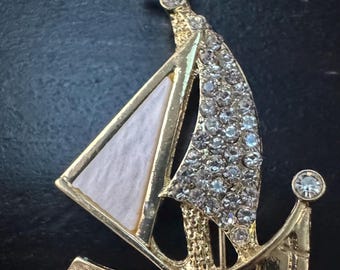 Vintage Sail boat Frolic Gold Tone Crystals Rhinestone Brooch Pin B82 FREE SHIPPING