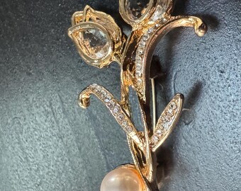 Vintage Teardrop Clear Inlaid Floral Gold Tone Brooch Pin B37 FREE SHIPPING