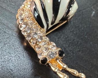 Vintage Garden Snail Black White Crystals Rhinestone Brooch Pin B56 FREE SHIPPING