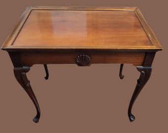 1950s English Mahogany Queen Anne Tray Top Tea Table by Hickory Chair Co.