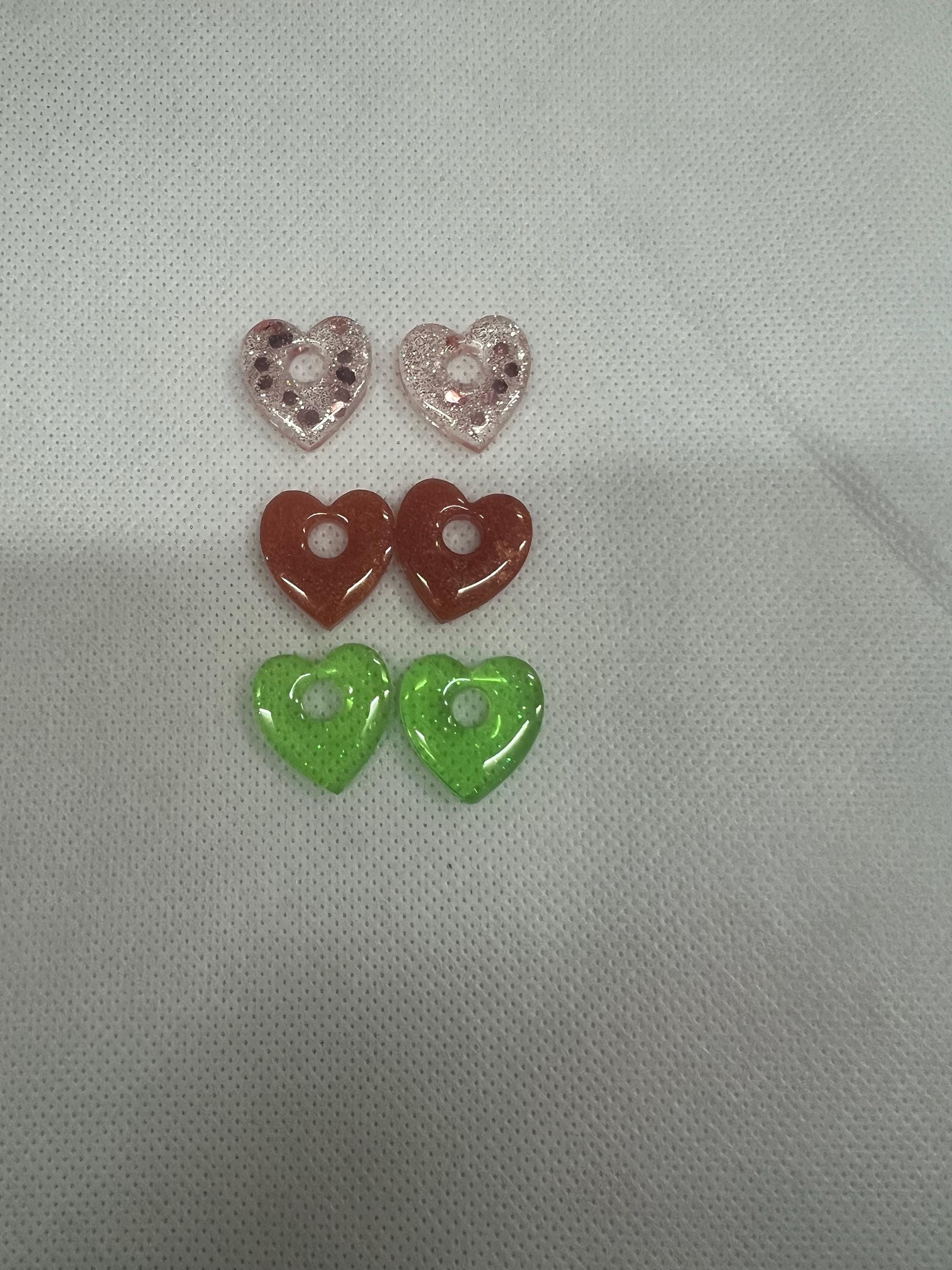 Boucles D'oreilles Cœur Fantaisie Avec Pampilles Or Et Perle Noire - Occasion, Très Bon état