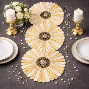 Camino de mesa floral con cuentas hecho a mano, decoración de lujo en blanco y dorado, 33 x 91 cm, centro de mesa para bodas.