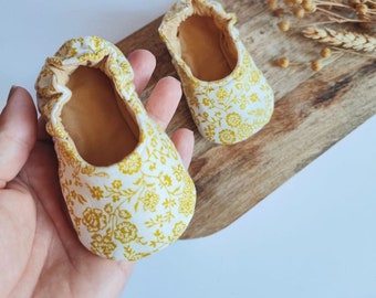 Customizable baby slippers in Yellow Flowery Liberty Cotton