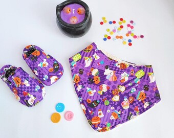 Halloween birth box, Slippers and bib with cotton and sponge for babies