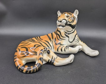 Lomonosov Tiger sitzend Figur Porzellan mid century Russland pottery art design 60s 60er 70s 70er vintage vtg mcm