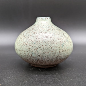 VEB R&#39;mhild Jarrón de Cerámica Ufo Cerámica Verde Cáscara de Huevo Cerámica Mate Cerámica de Alemania Oriental Diseño 60s 60s 70s 70s Vintage RDA DDR