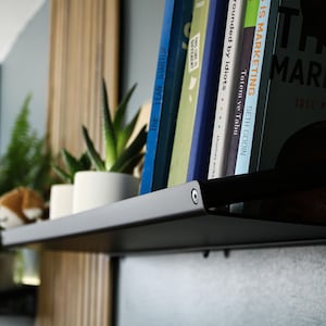 Floating Shelf – Heavy-Duty Minimal Shelf for Books, Tech & Decor | Great Gift for Him or Housewarming | Black Metal Wall Storage