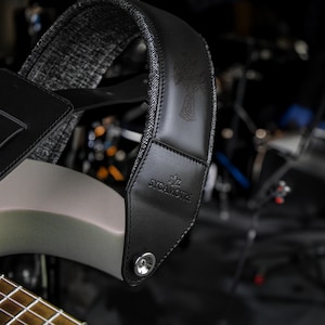 Leather Guitar Strap for Guitar Lovers, Personalized Guitarist Gift, Comfortable and Adjustable Guitar Strap, Graduation Gift 1- Black