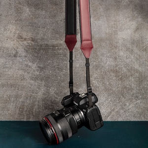 Tracolla per fotocamera in pelle personalizzata - Regalo di Natale per fotografi e viaggiatori - Tracolla per fotocamera DSLR