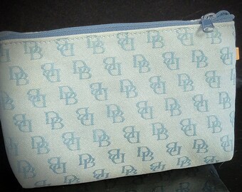 Dooney and bourke makeup pouch hotsell